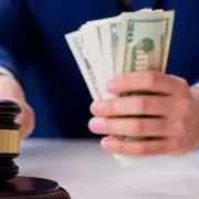 How much does a personal injury lawyer make