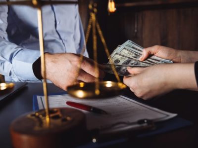 how much do accident lawyers charge